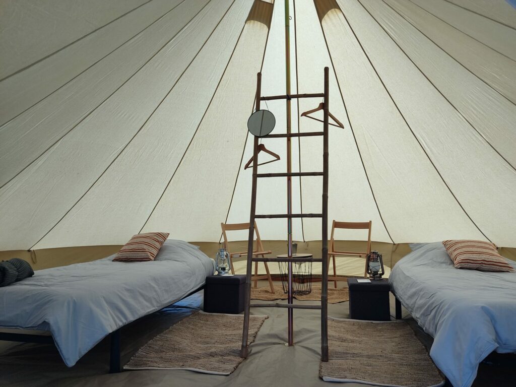 tente hébergement